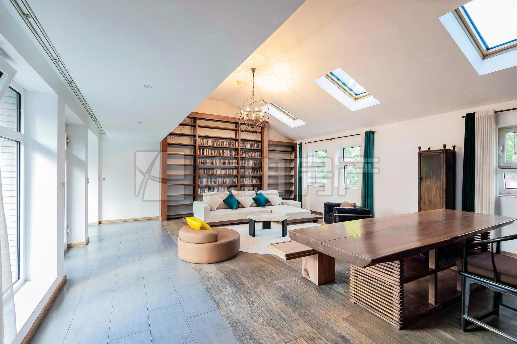 歐陸苑4室3廳3衛(wèi)232㎡南北2675萬