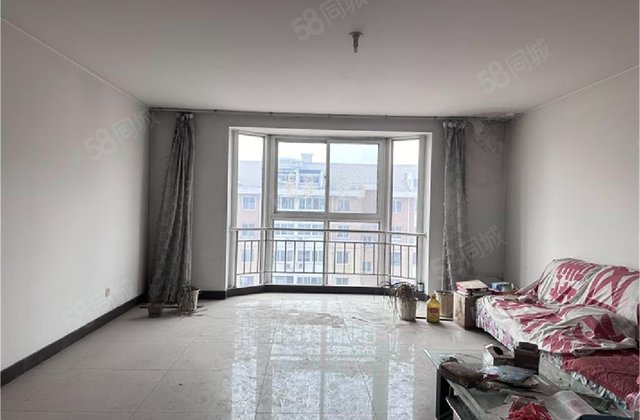 假日花园4室2厅181㎡70万二手房图片