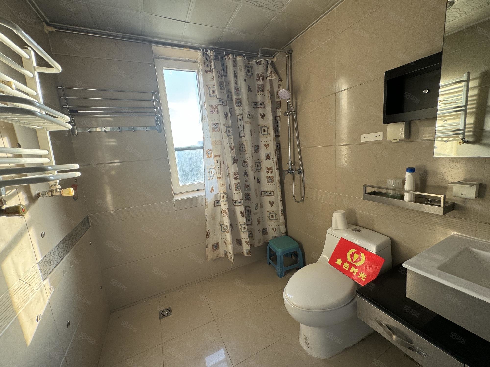 柏林山水3室2廳2衛(wèi)128.58㎡南北221萬(wàn)