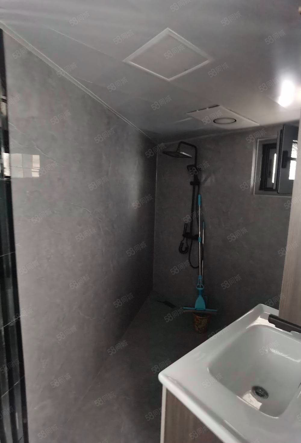 石橋胡同小區(qū)2室1廳1衛(wèi)42㎡東1000萬(wàn)