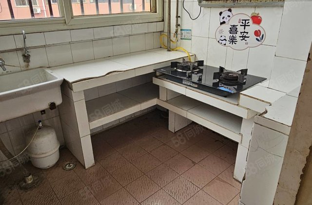 商业配套成熟 高楼层视野好 车位充足 产权清晰 出行方便