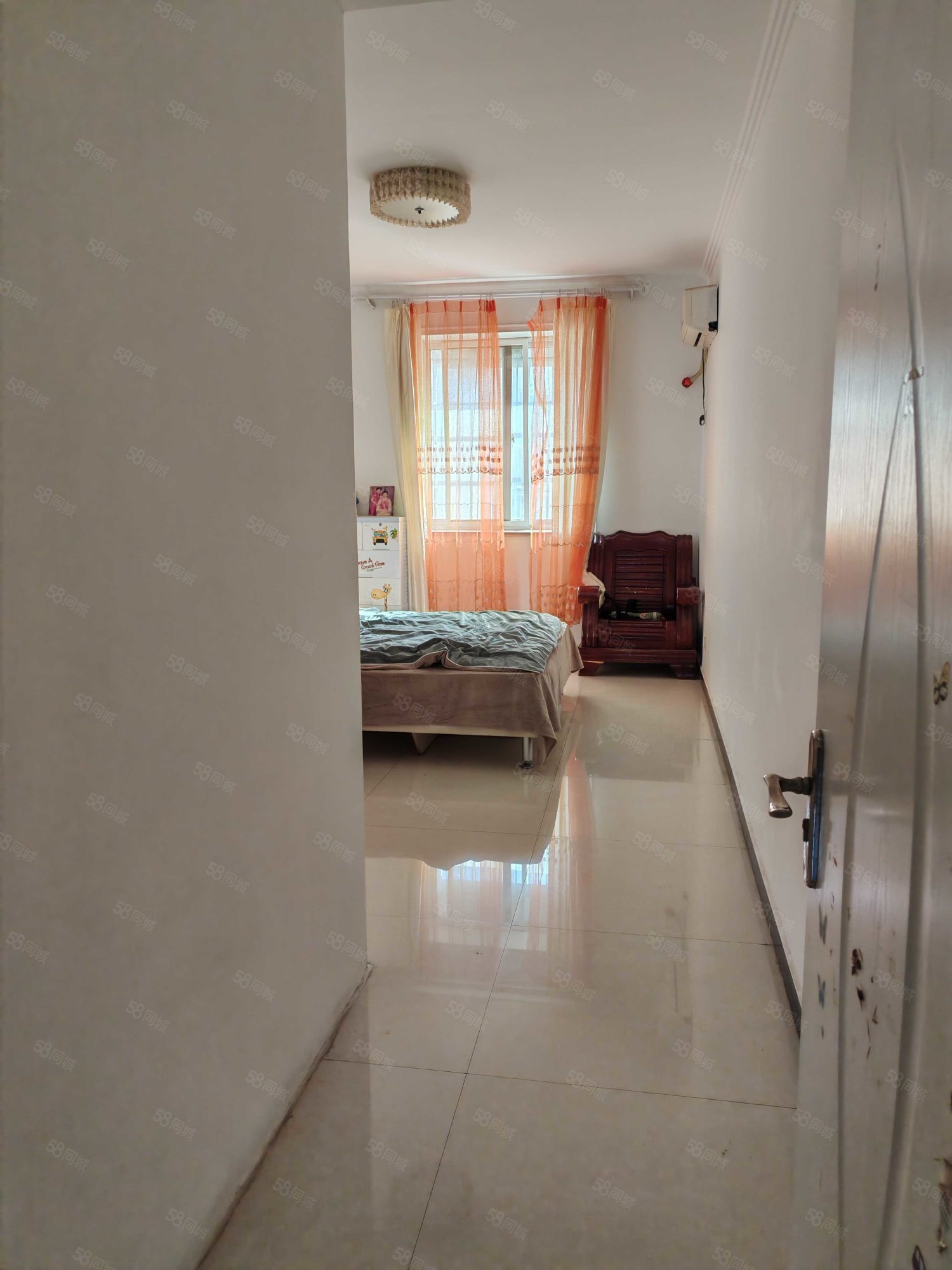 帝景华庭3室2厅1卫148.6㎡南北62万