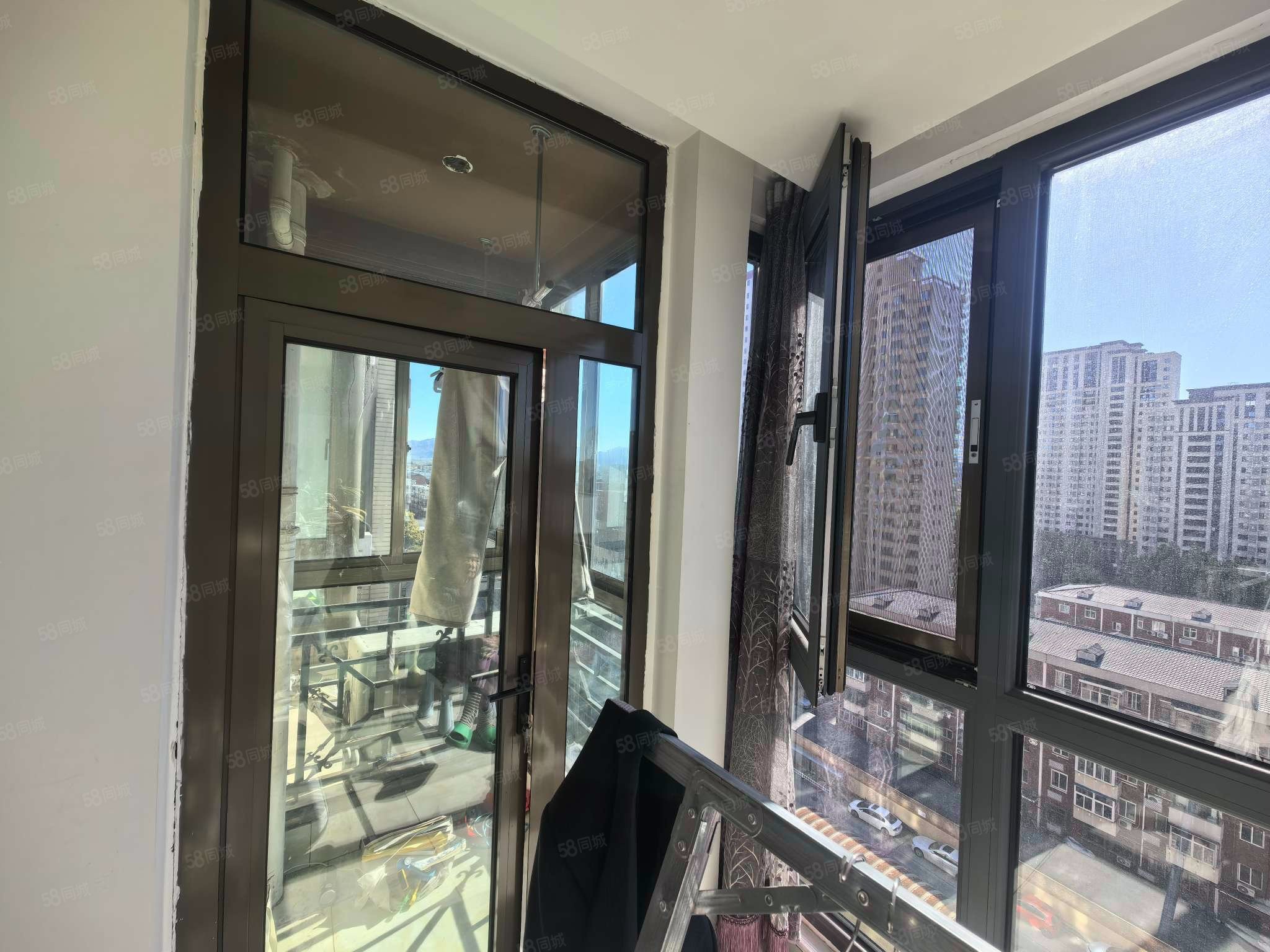 都麗豪廷4室3廳2衛(wèi)217㎡南北359萬