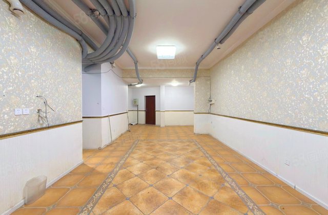 保利玫瑰郡9室3厅264.18㎡168万二手房图片