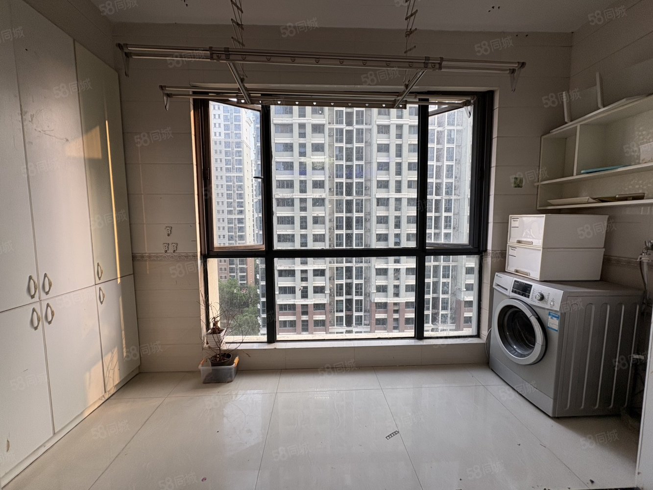 奥林清华3室2厅1卫124㎡南北60万