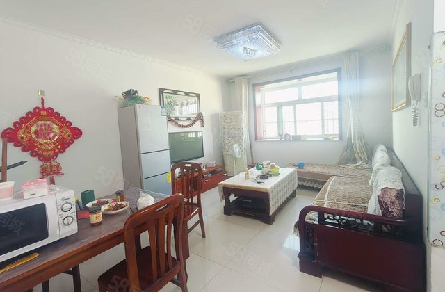 颐馨园实验南邻，周围配套齐全，三室两厅一卫，采光好，观景房