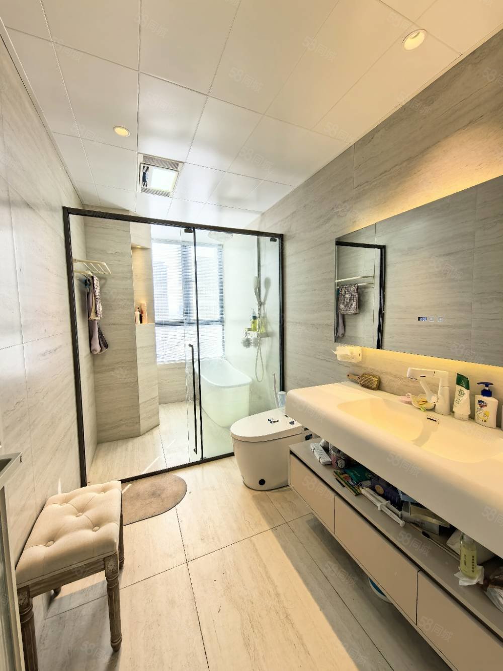 德和领秀广场4室2厅2卫140㎡南北172.8万