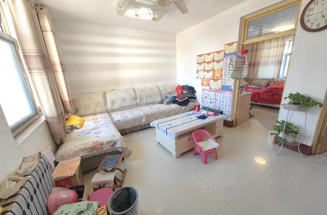 综合楼南临 4楼 免大税 4萬就可入住 双阳台 紧靠宝徕花园