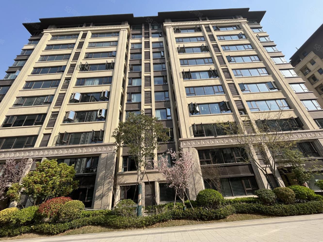 【10图】兰陵御府c区洋房,四叶草户型,南北通透,产证满2年,荣盛兰凌