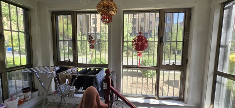 交通便利 电梯房 近地铁 小三房 满二 南向采光好,维多利橄榄城