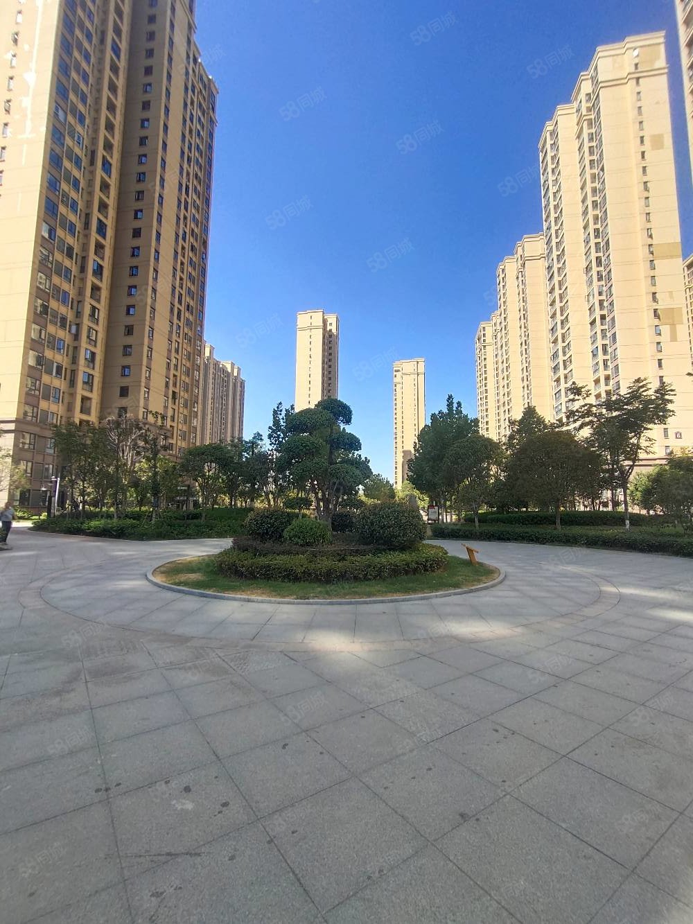 博森翰林城3室2厅2卫125㎡南北87万