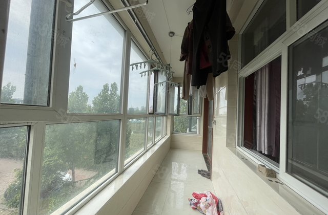 万达北邻 电梯洋房 总高6层 2016年 三室朝阳  边户