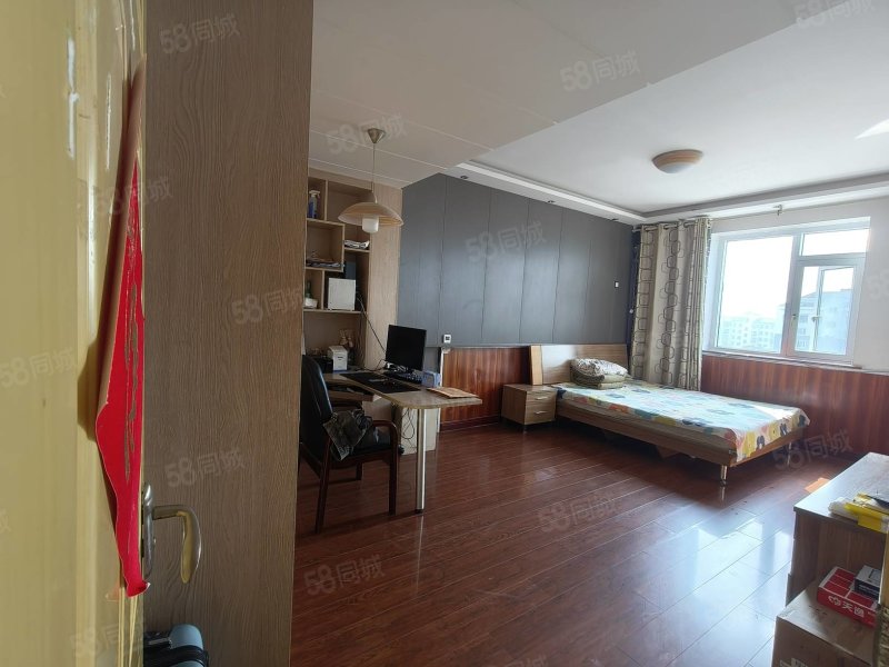 帝景华庭3室2厅1卫150㎡南北63.8万