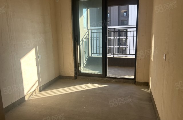 绿都中梁青云赋3室2厅111㎡78万二手房图片