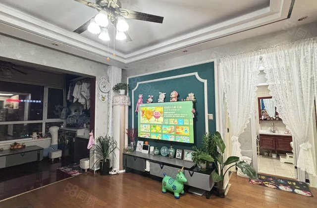 东昌路，东昌丽都北区 ， 精装两室，带两间阁楼，房东急售