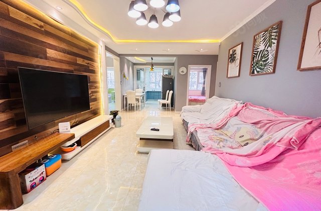 8分伊宁市择邻一房地产经纪有限公司满五唯一新上伊宁市金茂世界城