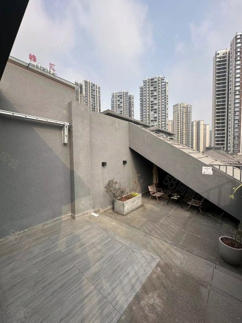 高品质小区万景峰汇叠拼3跃4带私家电梯入户带平台花园