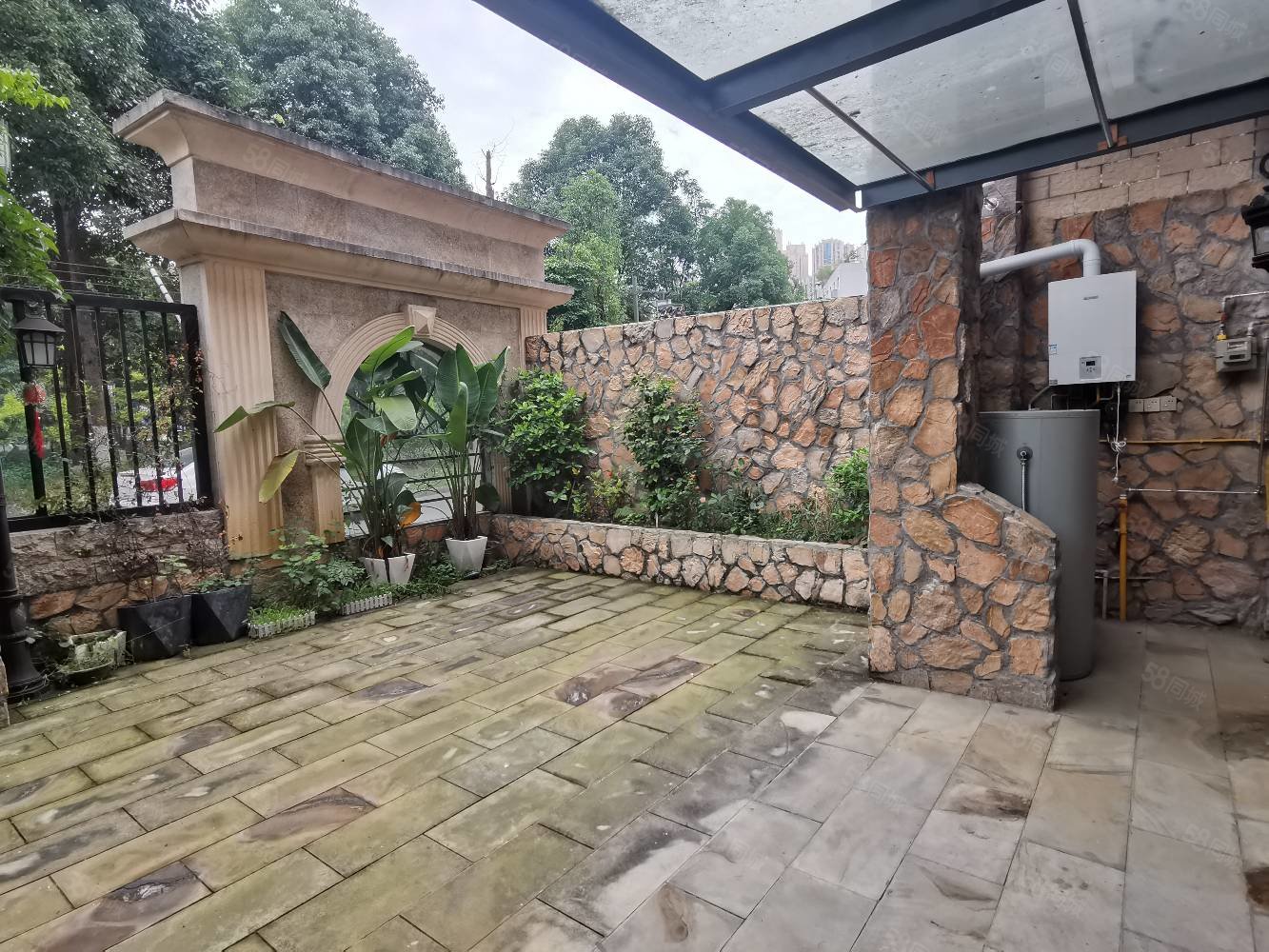 眉山东站传世风景豪华装修别墅带三车库带花园工作调动忍痛岀售