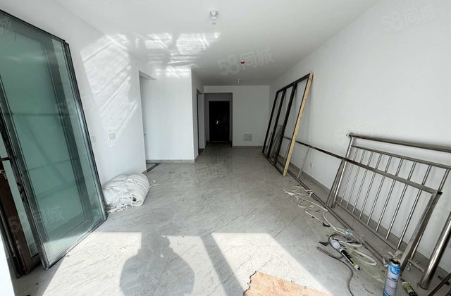 出售江山印小区 带车位储藏室   6楼 户型很好