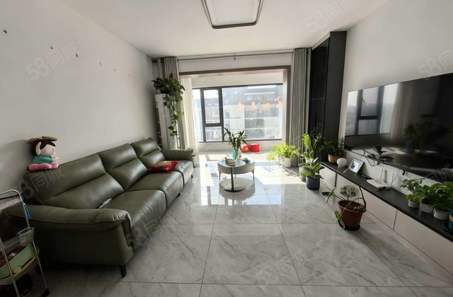 江山印 带车位储藏室 精装婚房 房东急售 价格可议随时可看房