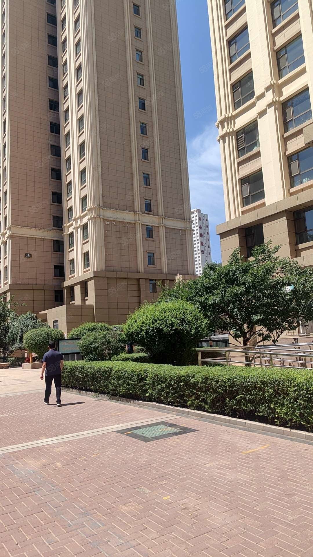 金座威尼谷3室2厅1卫106㎡南110万