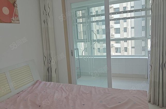 房公园附近！宝徕花园精装三室！送车库！免大税