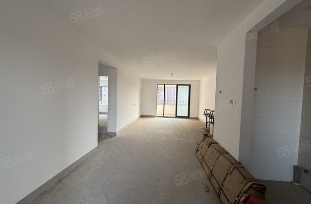 水岸花语二期，新房未住，三叶草户型，137平送车储仅102万