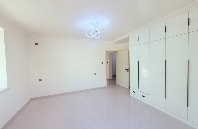 平艺街小区3室1厅56㎡29.6万二手房图片