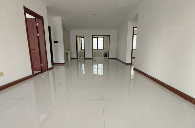 百合新城锦兰园|车位储藏室3室2厅2卫126.52平方