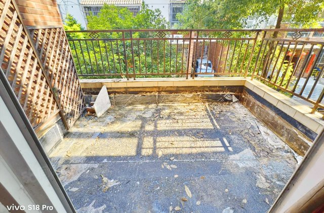 幸福里4室2厅160㎡105万二手房图片