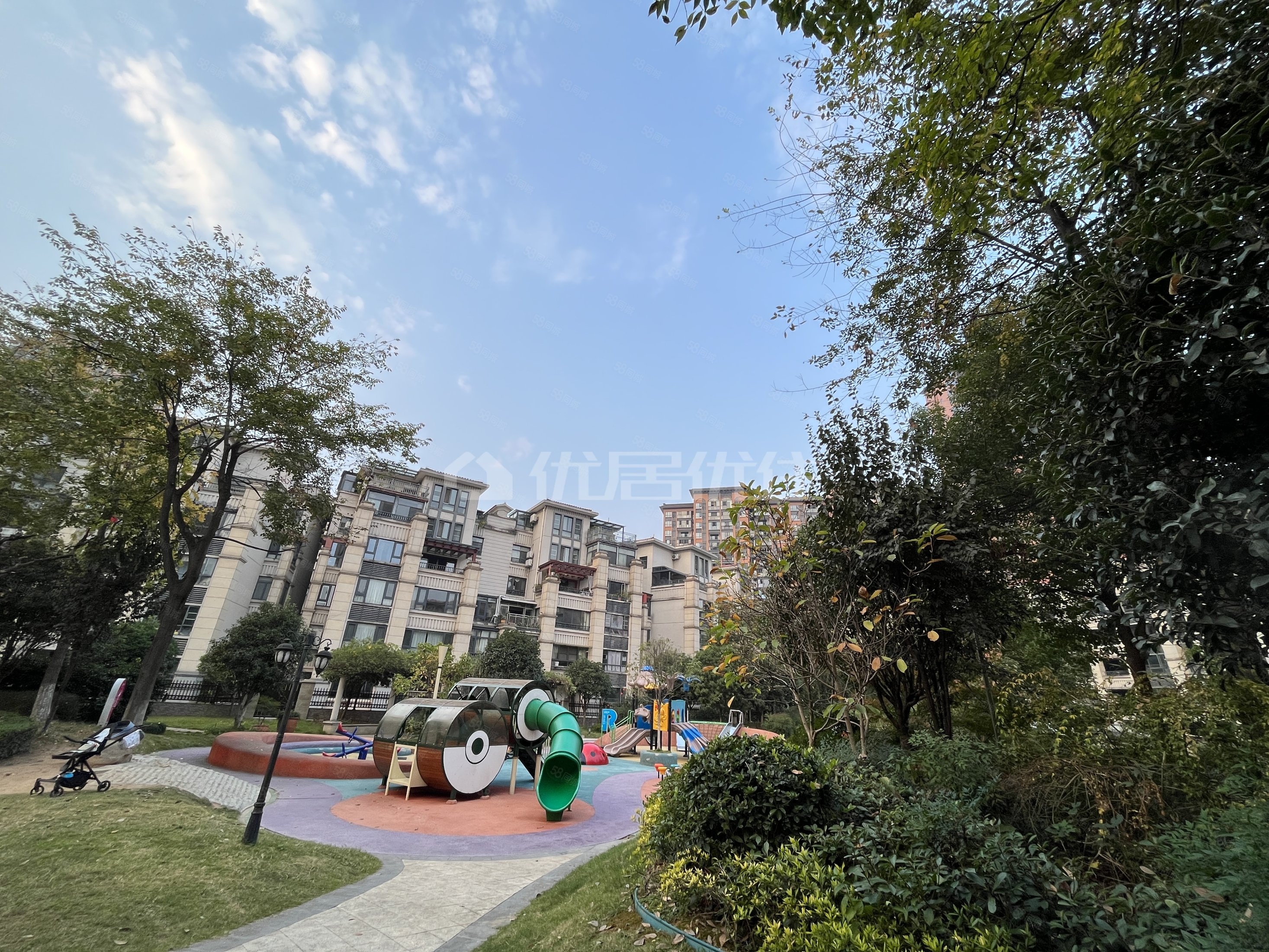 宏信依山郡4室2厅2卫118.84㎡南北115万