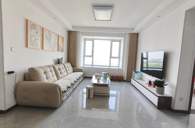 次新小区，全明大边户三室两卫，水城印象，南北通透送储，可按揭