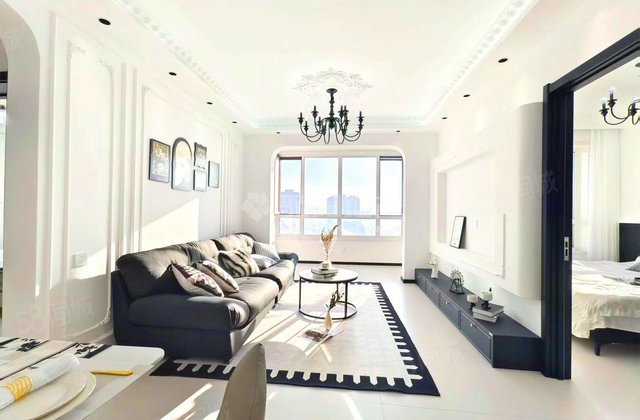 漫步巴黎2室1厅95.62㎡123.8万二手房图片