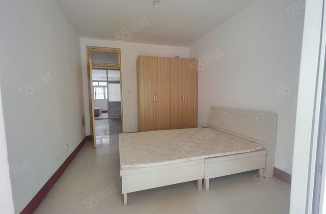 急售！万达旁！孝心一楼！房东外地发展！停车方便！送储！