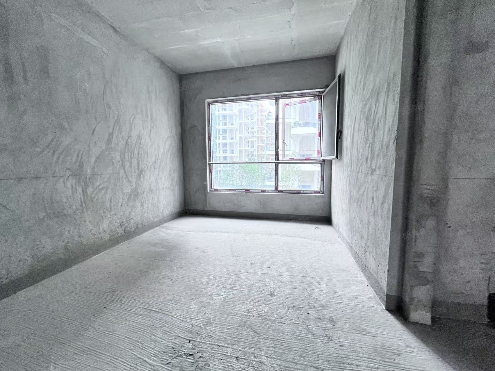 国瑞麓林府4室2厅3卫143㎡南北125万