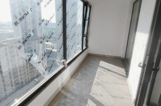 急售采光真好！荣盛江山印三室带车位储！建设路小學东昌中学北校