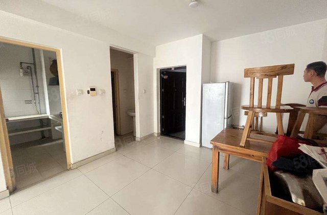 湖边 龙湾 西安交大 好楼层 三室两厅 电梯好楼层 文轩