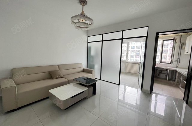 香江附近 水城雅居 电梯房好楼层 精装修三室50来万房东急售