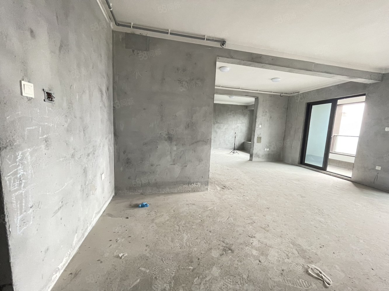 世茂建杭国风澜园3室2厅2卫102㎡南北188万