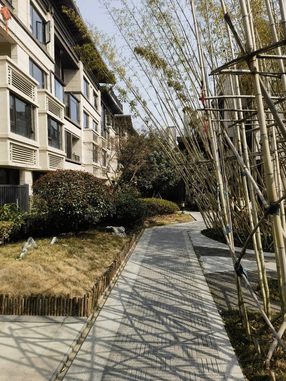 建发玖里湾(一二三期)4室2厅3卫205.81㎡南460万