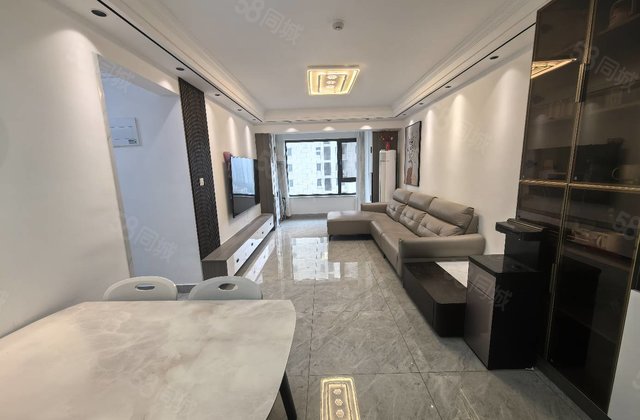 精装婚房拎包入住 莲湖湾 送车位储藏室 挨水岸花语 昌润莲城