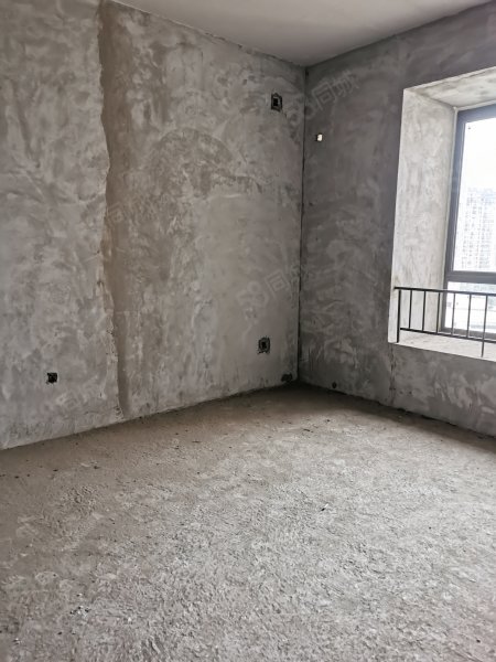 领地凯旋广场3室2厅2卫105㎡南北53.8万