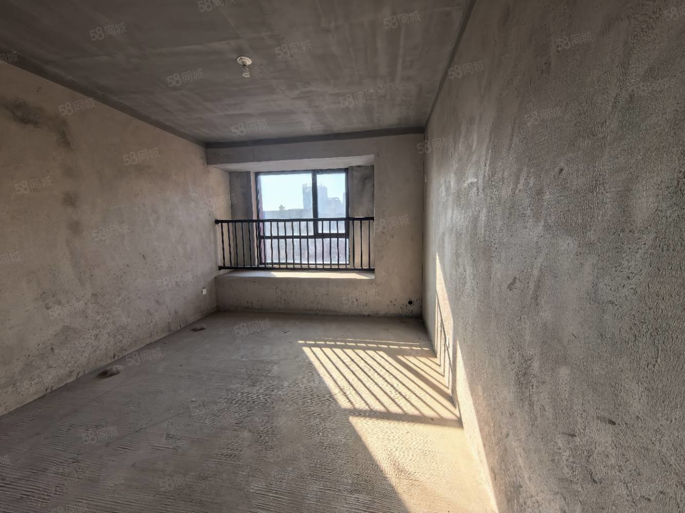 中铁诺德雍景台3室2厅2卫117㎡南北70万