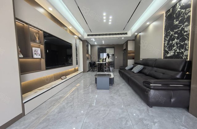 凯旋城4室2厅126㎡49万二手房图片