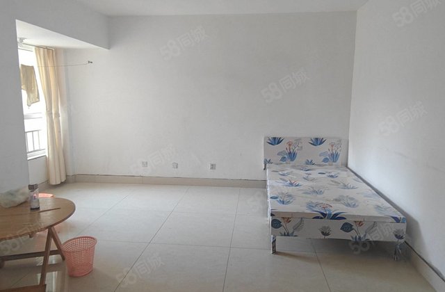 西湖馨苑 装修好 高绿化 医疗配套成熟 南北通透房东诚心出售