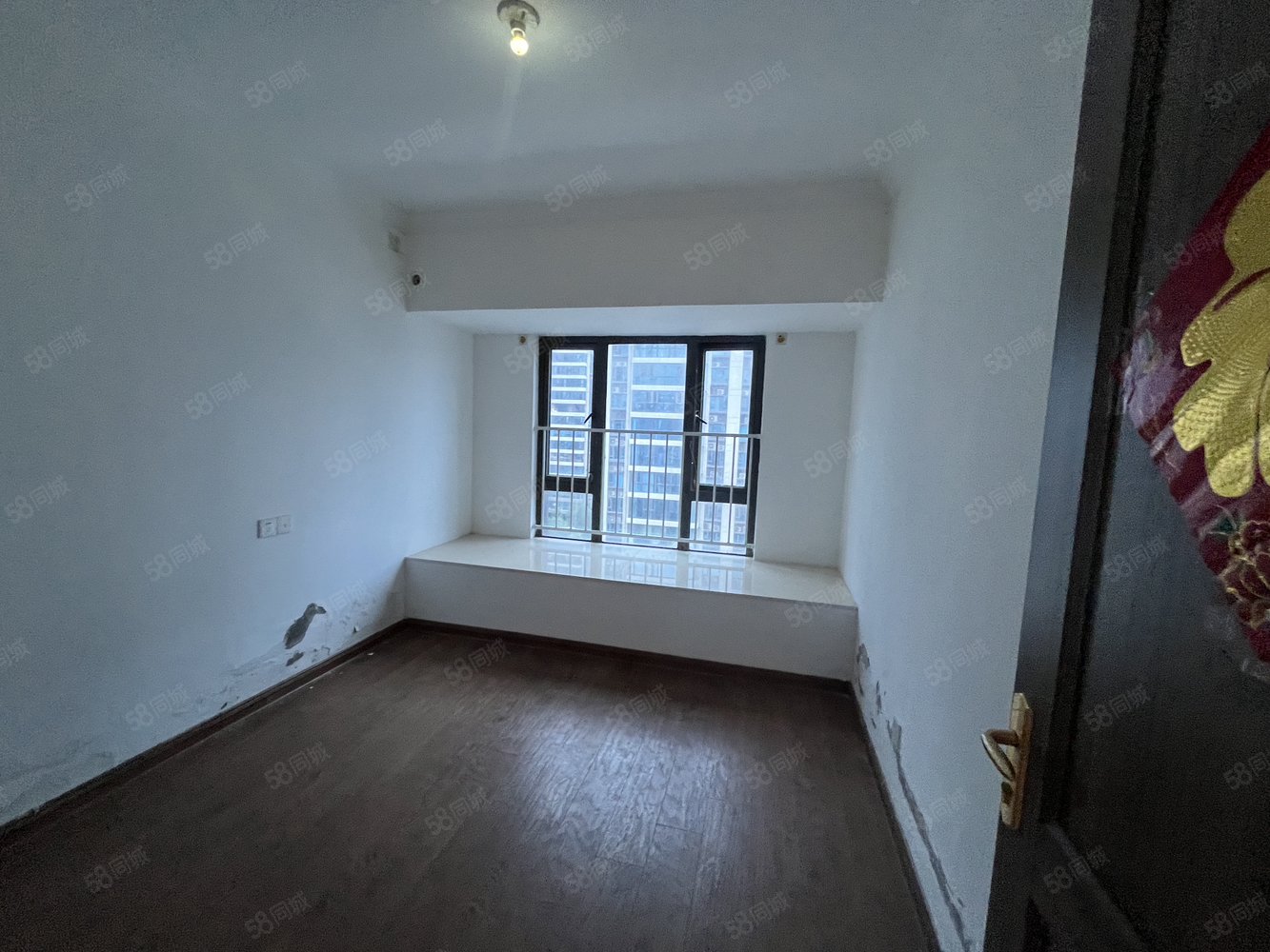 碧桂园时代印象4室2厅2卫141㎡南北93.8万