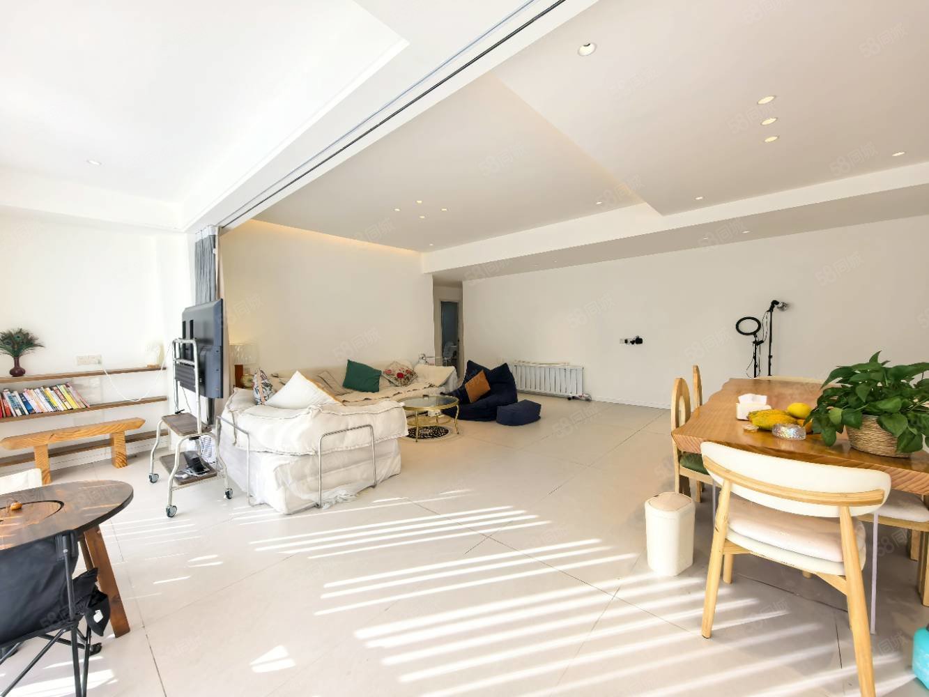 德和领秀广场4室2厅2卫140㎡南北172.8万