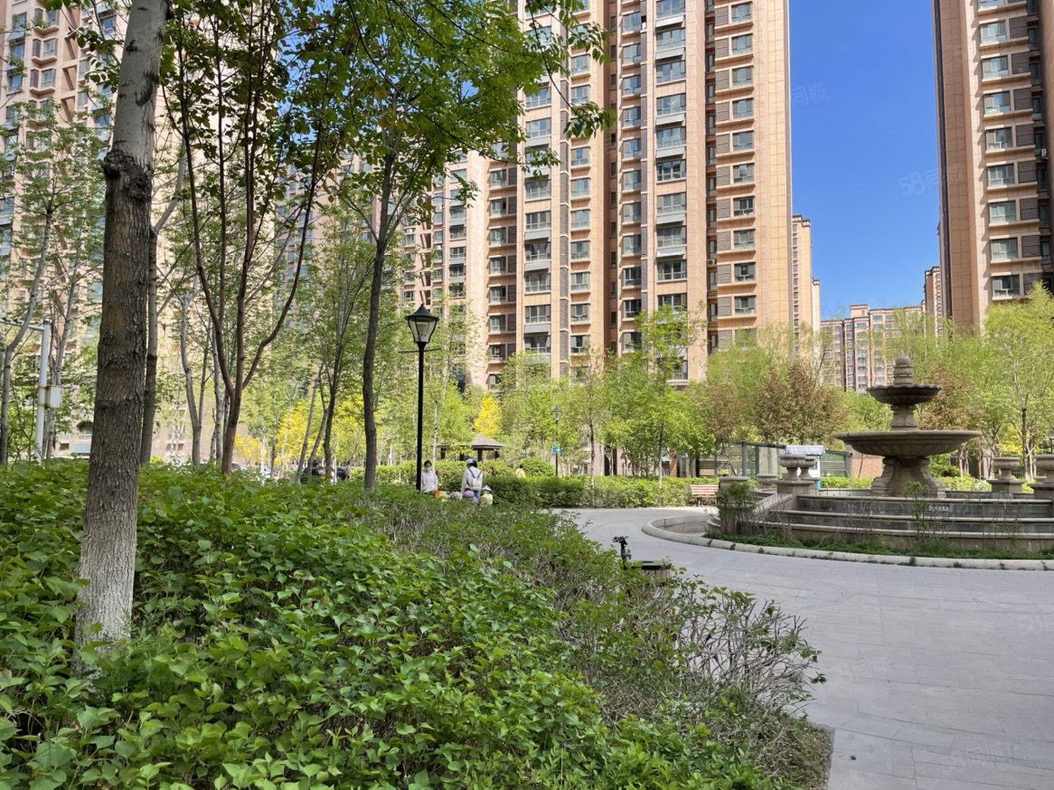 紫煜臻城煜园3室2厅2卫128.24㎡南北88.4万