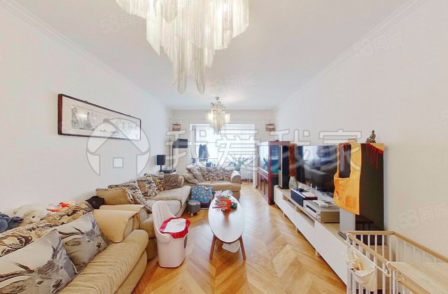 長安花園3室2廳2衛(wèi)122.93㎡南北699萬