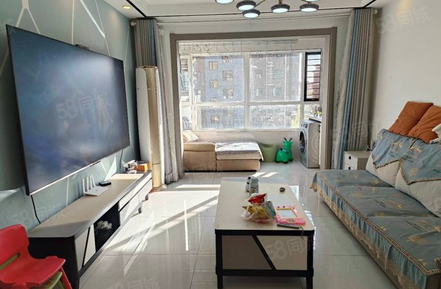 佶地国际B2区3室2厅113㎡82万二手房图片